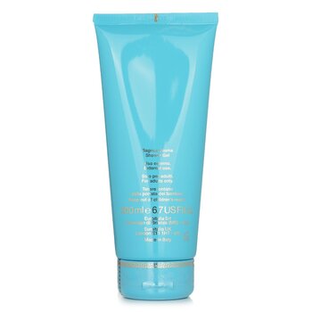 Versace - Dylan Turquoise Perfumed Bath & Shower Gel Image 2