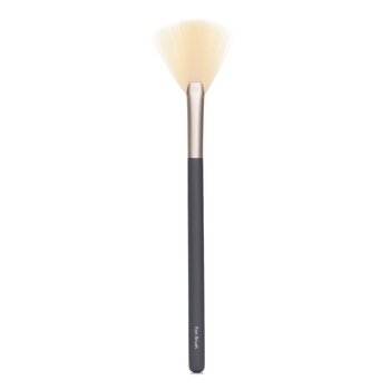 Jane Iredale - Fan Brush Image 2