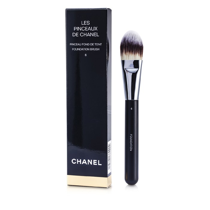 Chanel Les Pinceaux De Chanel Foundation Brush Picture ColorProduct Thumbnail