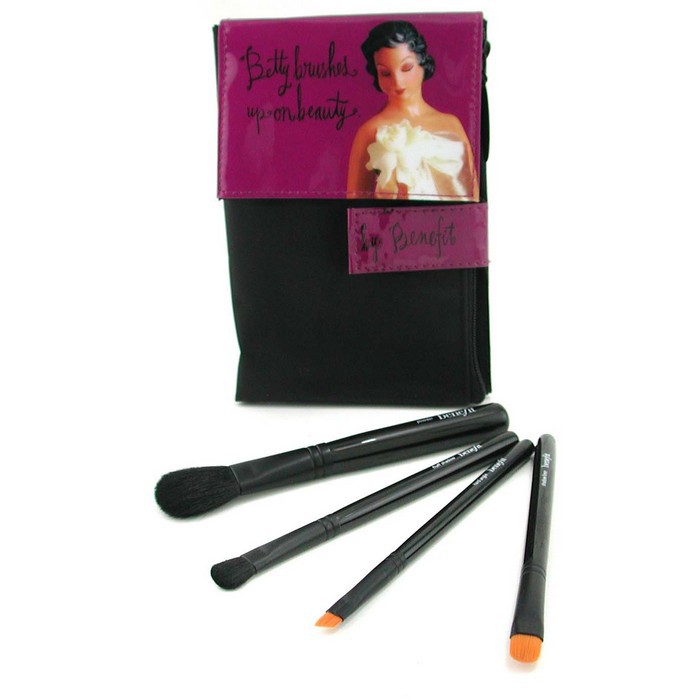 Benefit Zestaw 4 pędzli do makijażu Betty Brushes Up On Beauty 4 Piece Brush Set 4 sztuki + 1bagProduct Thumbnail
