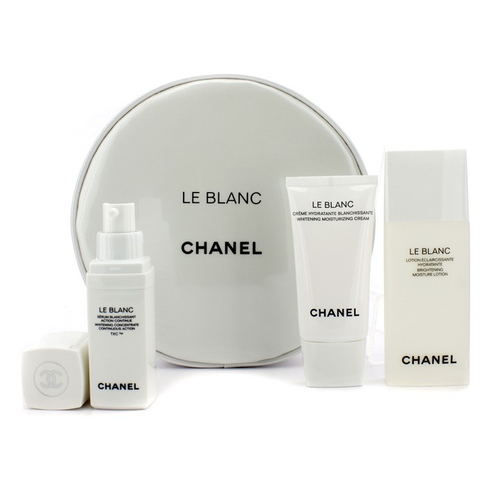 Chanel Cestovní sada s bělící kosmetikou Le Blanc Whitening Travel Kit (Limitovaná edice): hydratační pleťová voda 50ml + hydratační krém 30ml + koncentrovaná péče 15ml + pouzdro 3pcs+1pouchProduct Thumbnail