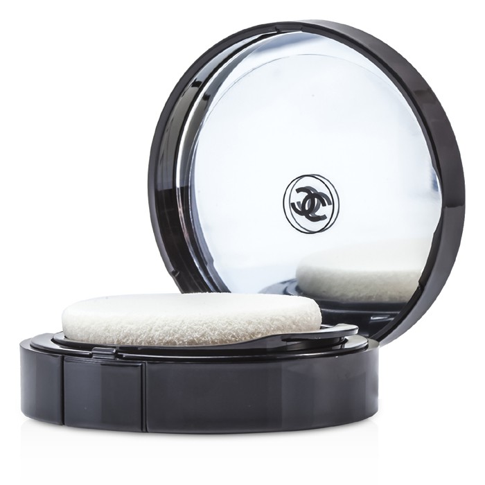 Chanel Creme Vitalumiere Aqua Fresh And Hydrating Cream Compact MakeUp SPF 15 12g/0.42ozProduct Thumbnail