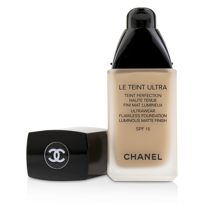 Chanel Le Teint Ultra Ultrawear Flawless Foundation Luminous Matte Finish SPF15 30ml/1ozProduct Thumbnail