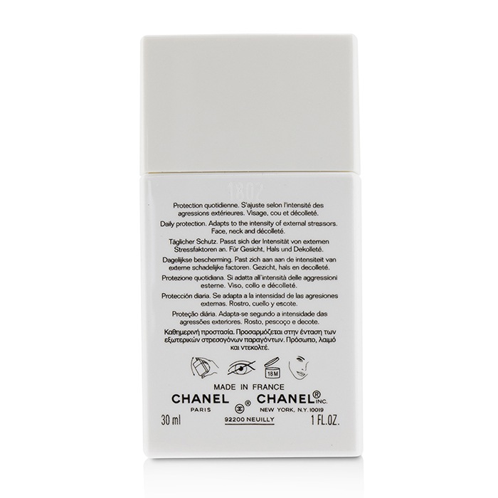 シャネル Chanel UV Essentiel Multi-Protection Daily Defender SPF 50 30ml/1ozProduct Thumbnail