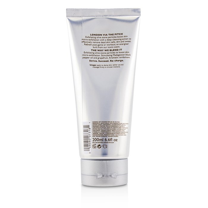 Molton Brown Re-Charge Black Pepper Sport Energising Body Scrub 200ml/6.6ozProduct Thumbnail