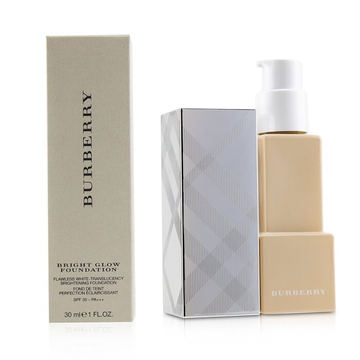 Burberry Bright Glow Flawless White Translucency Brightening Foundation SPF 30 פאונדיישן להבהרת העור 30ml/1ozProduct Thumbnail