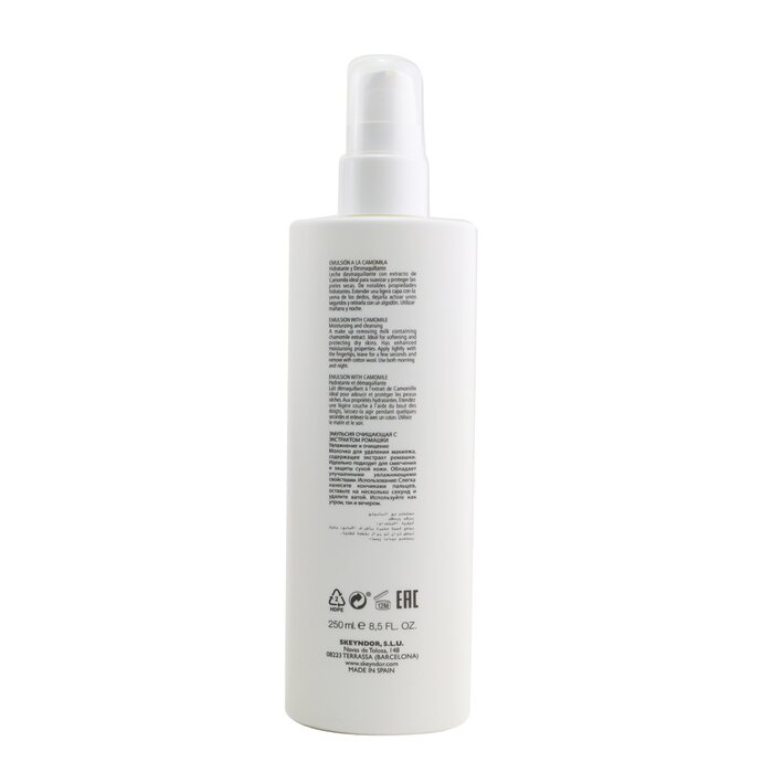 SKEYNDOR Essential Moisturizing & Cleansing Emulsion With Camomile (Make Up Removing Milk) 250ml/8.5ozProduct Thumbnail