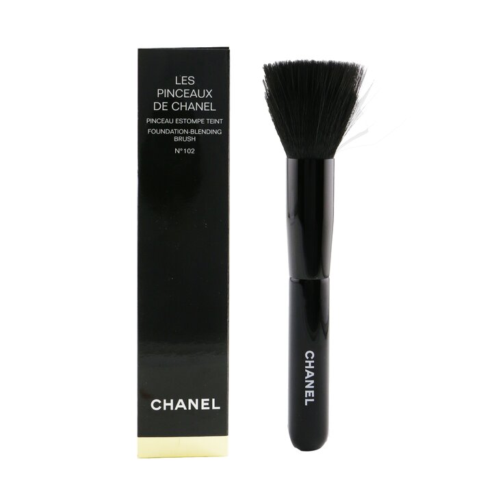 Chanel Les Pinceaux De Chanel Foundation Blending Brush N°102 מברשת פאונדיישן Picture ColorProduct Thumbnail
