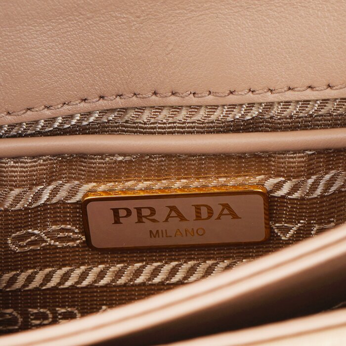 プラダ Prada Prada Plain Leather Logo Handbag 1BD144 NudeProduct Thumbnail
