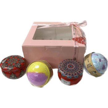 Chain Bridge Honey Farm - Set-Candles x 2 & Bath Bomb Balls x 2  - 4pcs