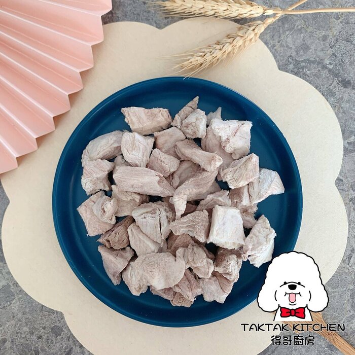 TAKTAK KITCHEN Freeze Dried Crocodile Meat Cubes(Nourishing Qi & Lungs)Homemade SnacksFor Cats