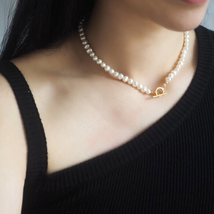 eclater jewellery - Pearls T-bar Necklace Gold - 18cm